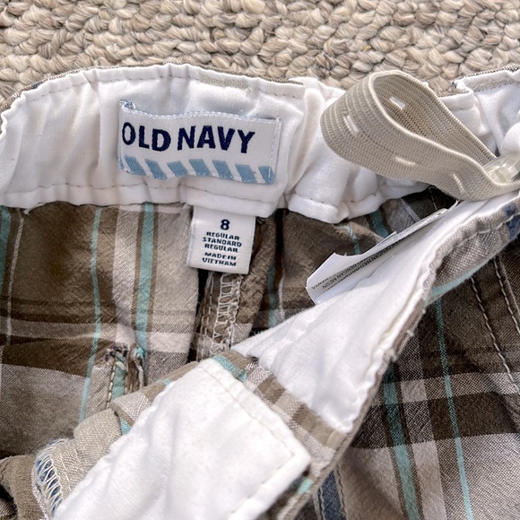 Old Navy Size 8, Boy, plaid cargo short, EUC - Picture 4 of 8